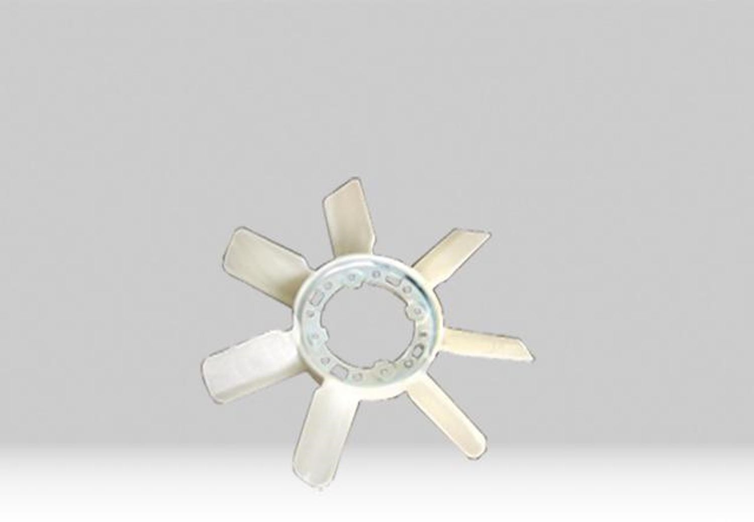 HELICE VENTILADOR TOYOTA BANDEIRANTE 3.7 / 4.0 DIESEL ATÉ 1996